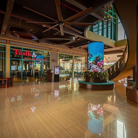 Tasik Villa International Resort Port Dickson Exterior photo The interior of the mall