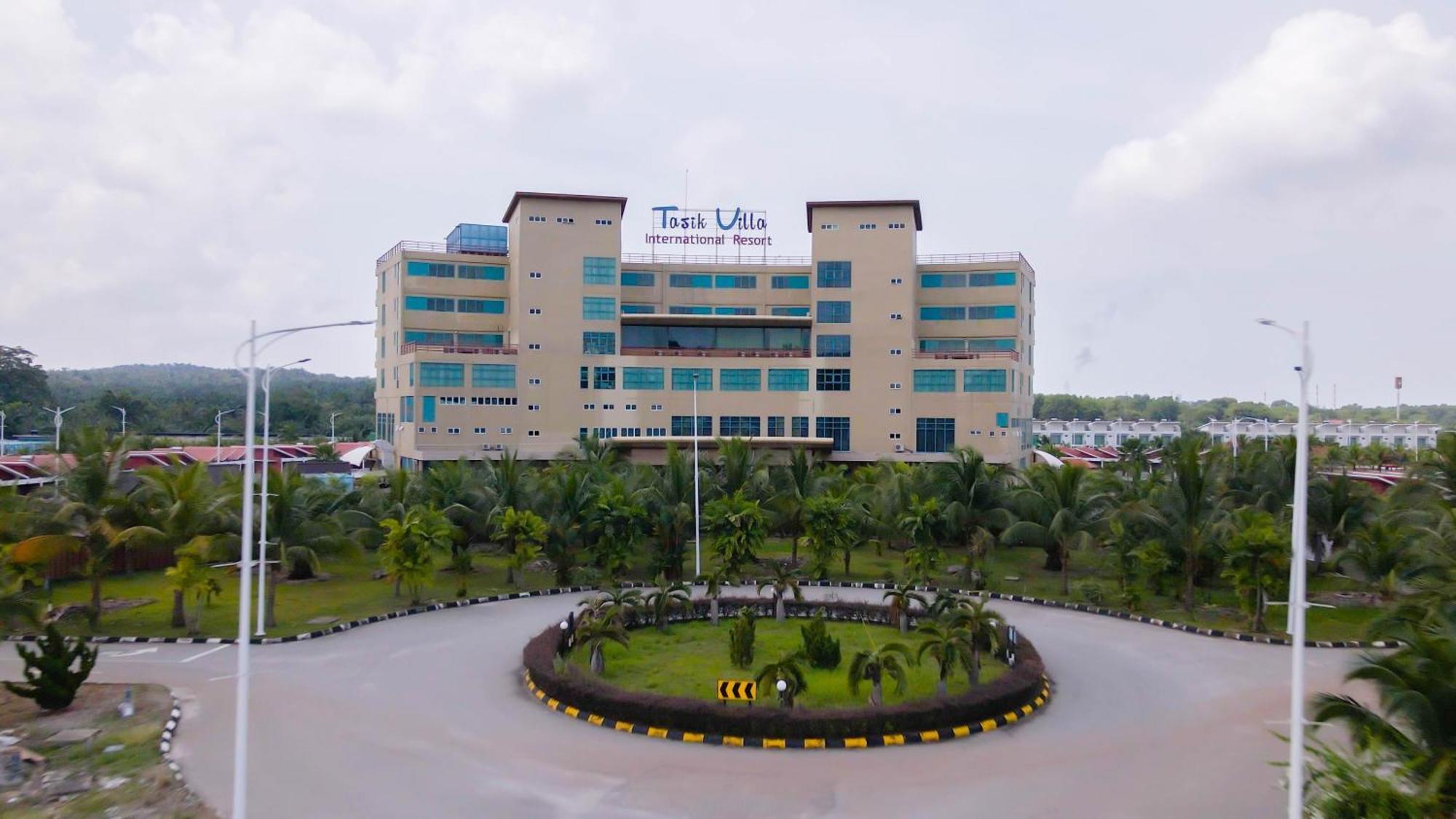 Tasik Villa International Resort Port Dickson Exterior photo The University of Asia Pacific