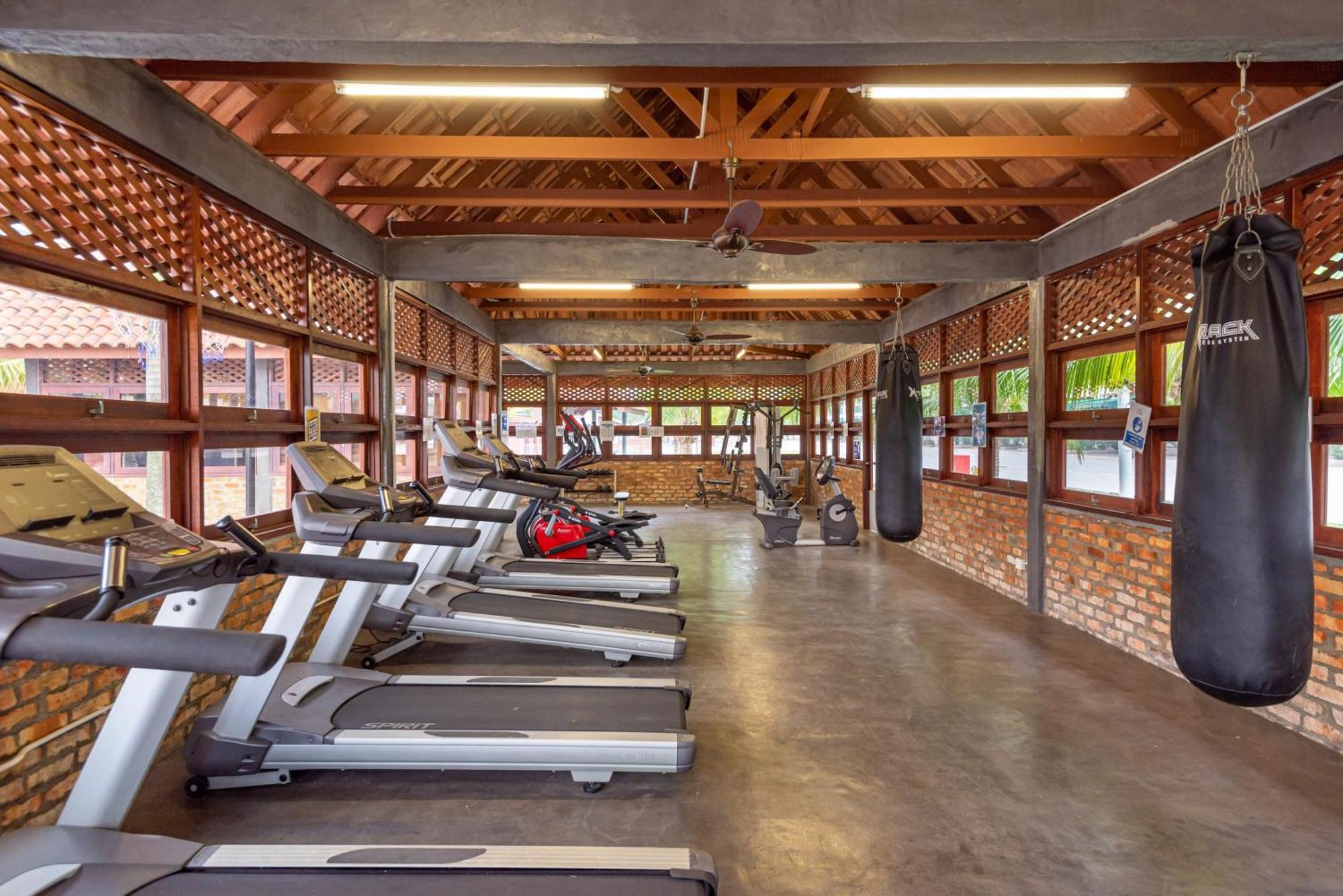 Tasik Villa International Resort Port Dickson Exterior photo The gym at the resort